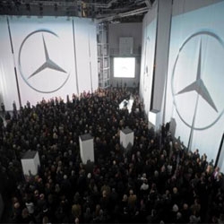 Negozi “polisensoriali”: il caso del Mercedes Spot di Milano