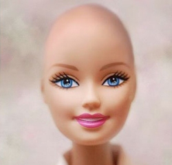 Bald Barbie: l’iniziativa bottom-up a sostegno delle bambine malate.