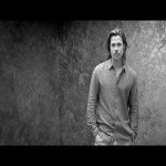 Brad Pitt e Chanel: il lusso sceglie un over 50