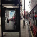 Pepsi, UFO e tigri alla fermata del bus