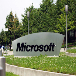 Microsoft, rivoluzione in Germania: “Dipendenti, lavorate dove e quando volete”
